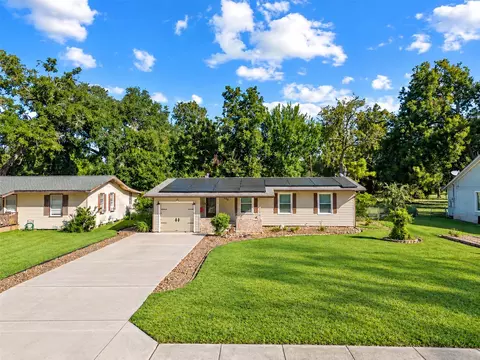 115 Camellia St, Lake Jackson, TX 77566
