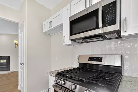 Kitchen - 21310 Timber Pines Dr, Spring, TX 77388 photo 3 of 7