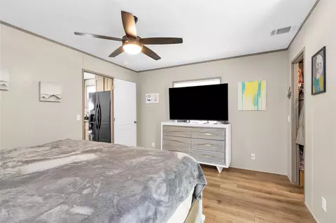Bedroom - 622 Lake Shore Dr, Trinity, TX 75862 photo 2 of 3