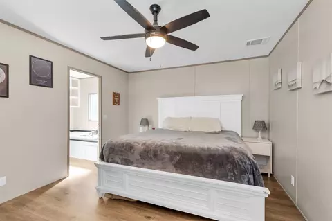 Bedroom - 622 Lake Shore Dr, Trinity, TX 75862 photo 1 of 3