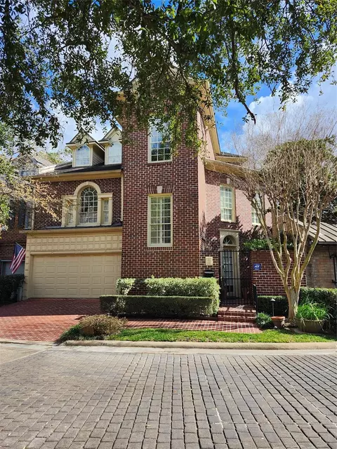 1 Pine Briar Cir, Houston, TX 77056
