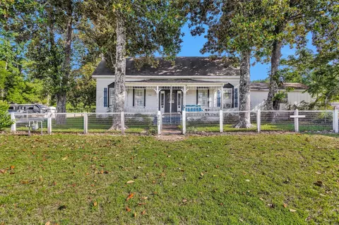 207 W Elder St, Colmesneil, TX 75938