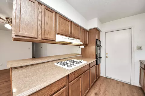 5710 Saxon Dr, Houston, TX 77092