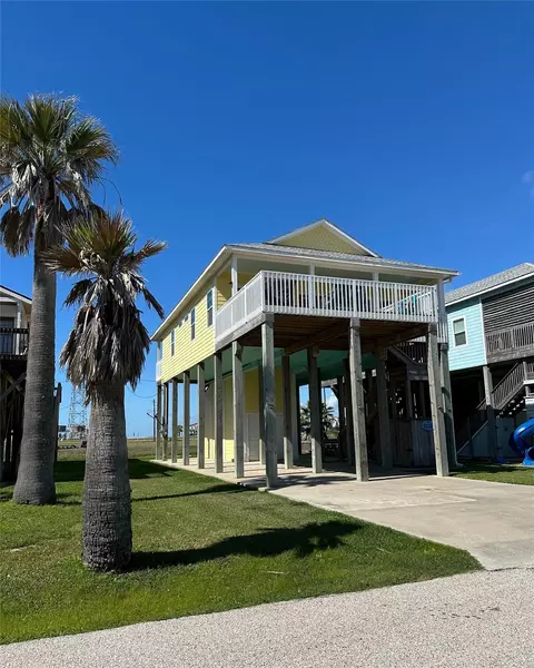 13227 Jolly Roger Dr, Freeport, TX 77541