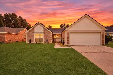 6738 Prairie Village Dr, Katy, TX 77449