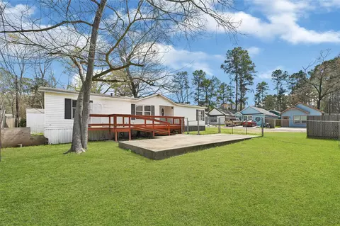 9586 Darkwood St, Willis, TX 77318