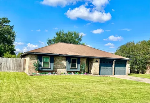 1718 Linwood Dr, Wharton, TX 77488