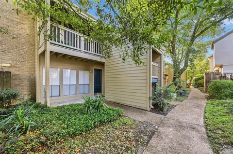 2100 Tanglewilde St #531, Houston, TX 77063