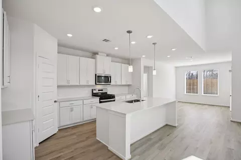 Kitchen - 2843 Clapbread Ln, Rosenberg, TX 77471 photo 2 of 4