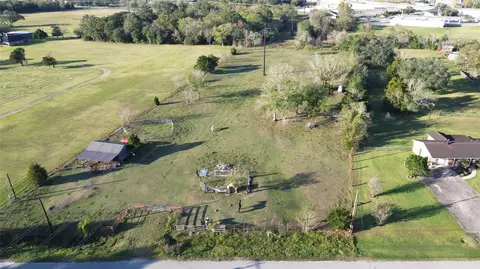 1006 Sinclair St, West Columbia, TX 77486