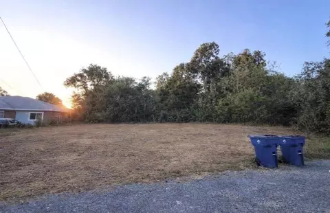 119 Thelma Ln, Texas City, TX 77493