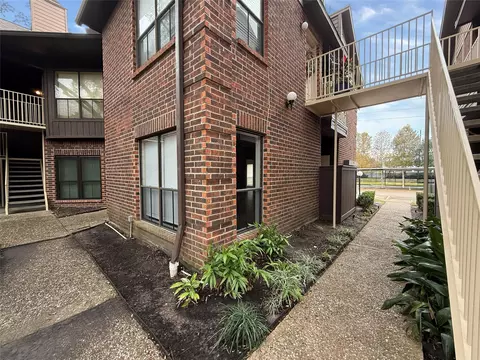 3100 Walnut Bend Ln #223, Houston, TX 77042