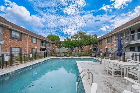 2350 Bering Dr #94, Houston, TX 77057