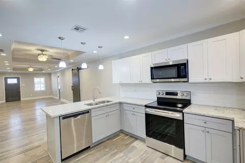 4220 Delhi St, Houston, TX 77022