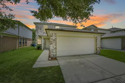 2811 Packard Elm St, Houston, TX 77038