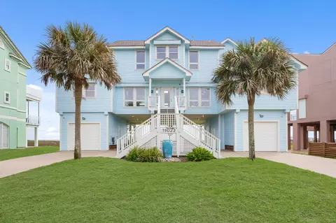 19023 Kahala Dr E, Galveston, TX 77554