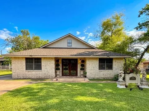 1905 Yellowstone St, Freeport, TX 77541