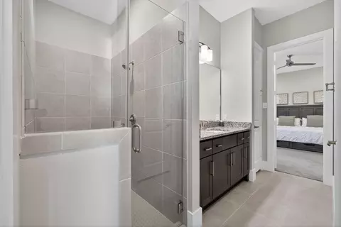 Bath - 4103 Willowisp Ct, Fulshear, TX 77441 photo 4 of 5