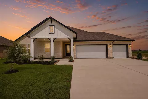 12127 Old Fashion Cir, Mont Belvieu, TX 77535