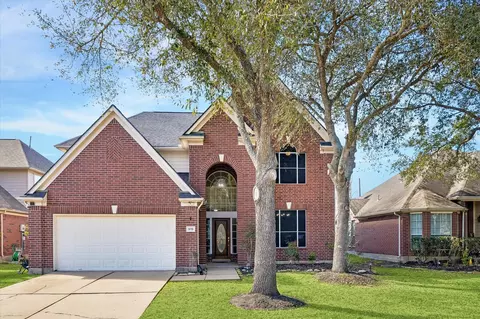 515 Deer Hollow Dr, Sugar Land, TX 77479