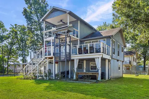 1382 Indian Hill Blvd, Livingston, TX 77351