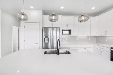 1338 Sapphire Palms Ct, San Leon, TX 77539