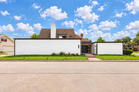 11203 Briar Forest Dr, Houston, TX 77042