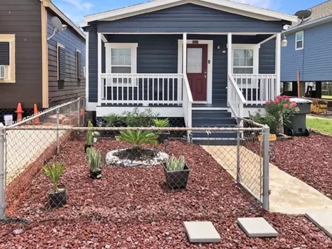 5313 Avenue K, Galveston, TX 77551