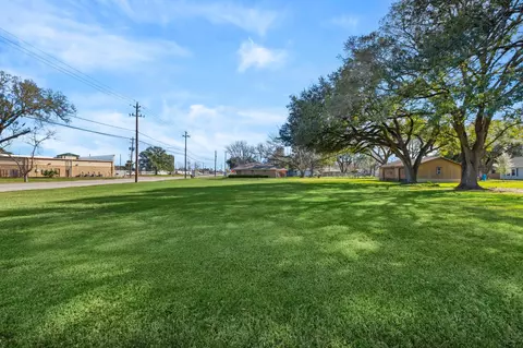 9310 Main St, Needville, TX 77461