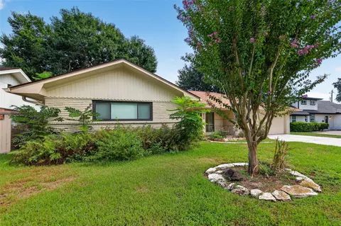 5411 Spellman Rd, Houston, TX 77096
