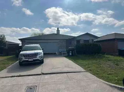 8128 Spruce Valley Dr, Fort Worth, TX 76137
