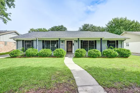 6034 Cartagena St, Houston, TX 77035