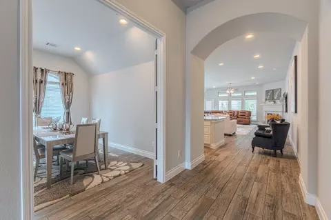 Entry Way - 209 Trillium Park Loop, Conroe, TX 77304 photo 3 of 5
