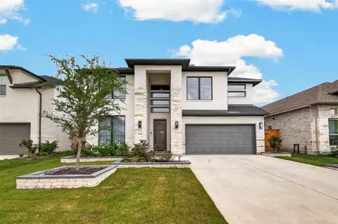 8310 Sapphire Sky Ln, Richmond, TX 77406