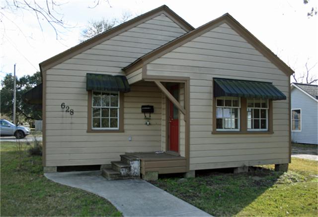 628 Cedar St, Angleton, TX 77515 photo 1