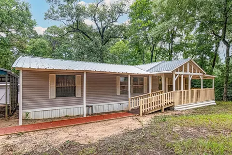 121 Circle Oak Dr, Point Blank, TX 77364