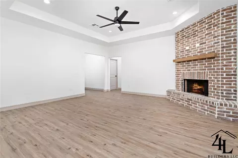 Living - 7850 Pixie Ln, Lumberton, TX 77657 photo 2 of 4