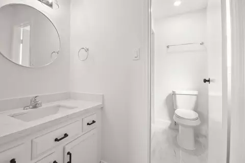 Bath - 24127 Spring Fork Dr, Spring, TX 77373 photo 2 of 4