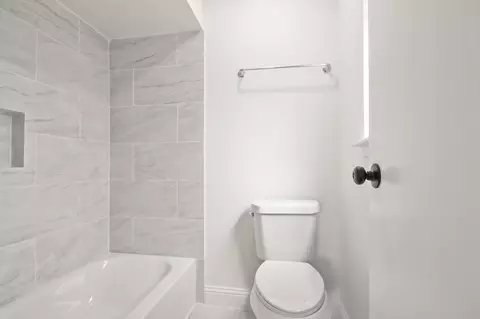 Bath - 24127 Spring Fork Dr, Spring, TX 77373 photo 3 of 4