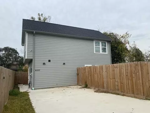 4007 King St, Houston, TX 77026