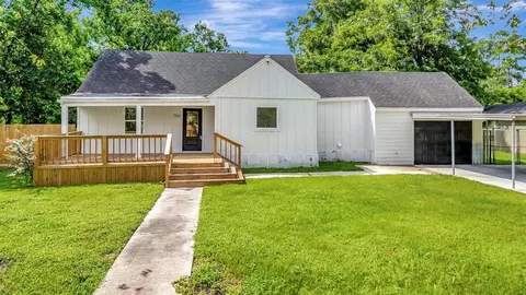 7130 Ashburn St, Houston, TX 77061