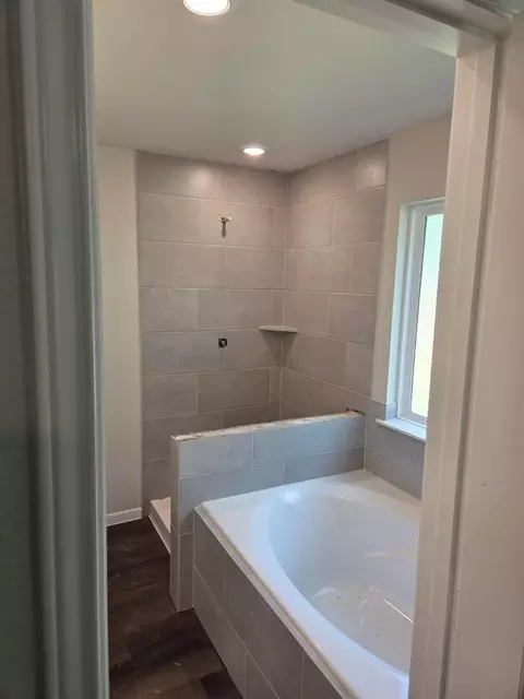 Bath - 13625 Brook Trout Dr, Conroe, TX 77384 photo 2 of 6