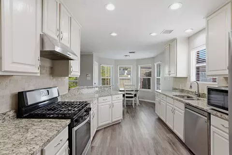 Kitchen - 25123 Burgh Castle Dr, Spring, TX 77389 photo 2 of 4