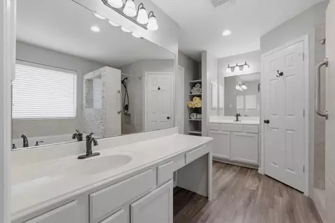 Bath - 25123 Burgh Castle Dr, Spring, TX 77389 photo 1 of 3