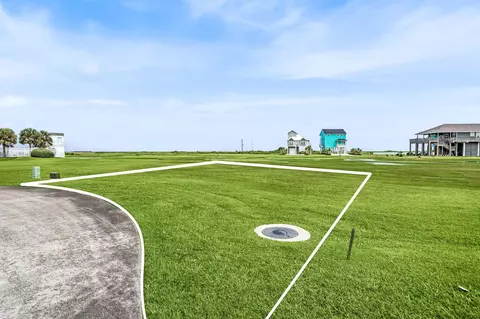 3807 Carmel Ct, Galveston, TX 77554