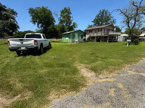 1503 Sunset Dr, Columbus, TX 78934