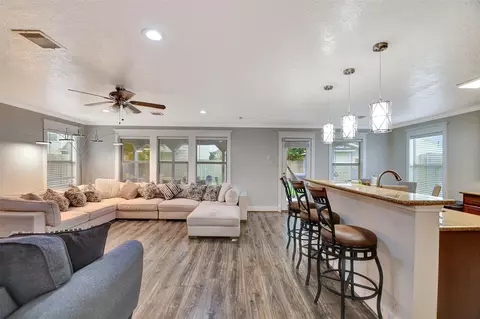 19015 Remington Bend Dr, Houston, TX 77073