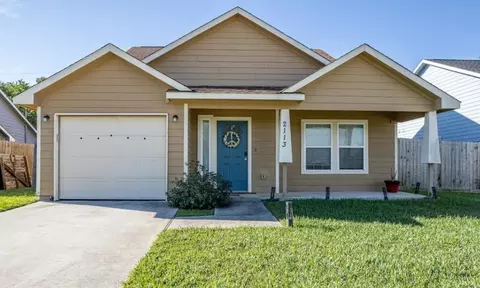2113 W Gulf St, Baytown, TX 77520