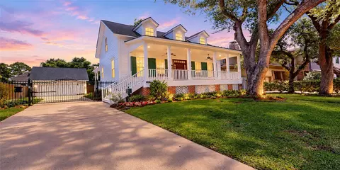 4050 Dumbarton St, Houston, TX 77025