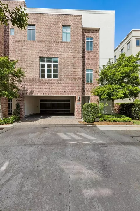 1444 Lake Pointe Pkwy, Sugar Land, TX 77478